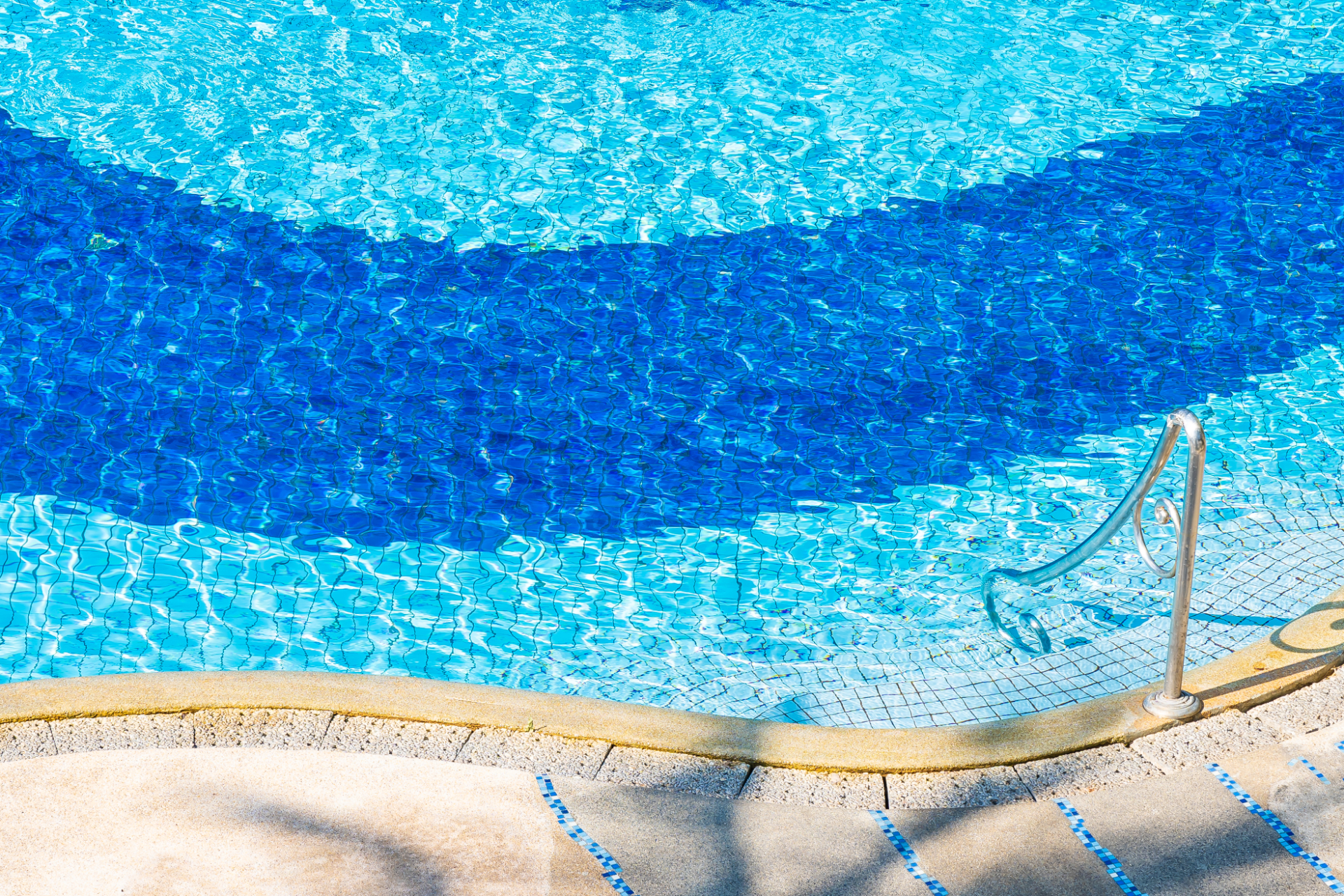 Beautiful outdoor landscape of swimming pool in hotel resort for Beautiful outdoor landscape of swimming pool in hotel resort for